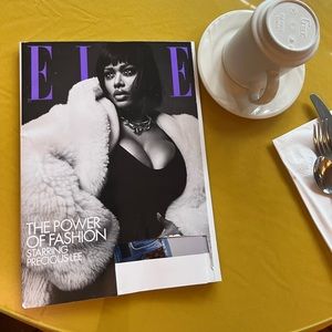 Magazine THE POWER OFFASHION STARRING PRECIOUS LEE